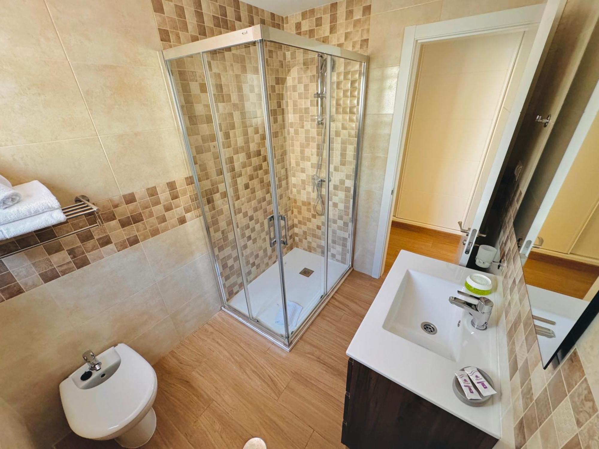 Pueblo Evita Premium Suites Беналмадена Екстериор снимка