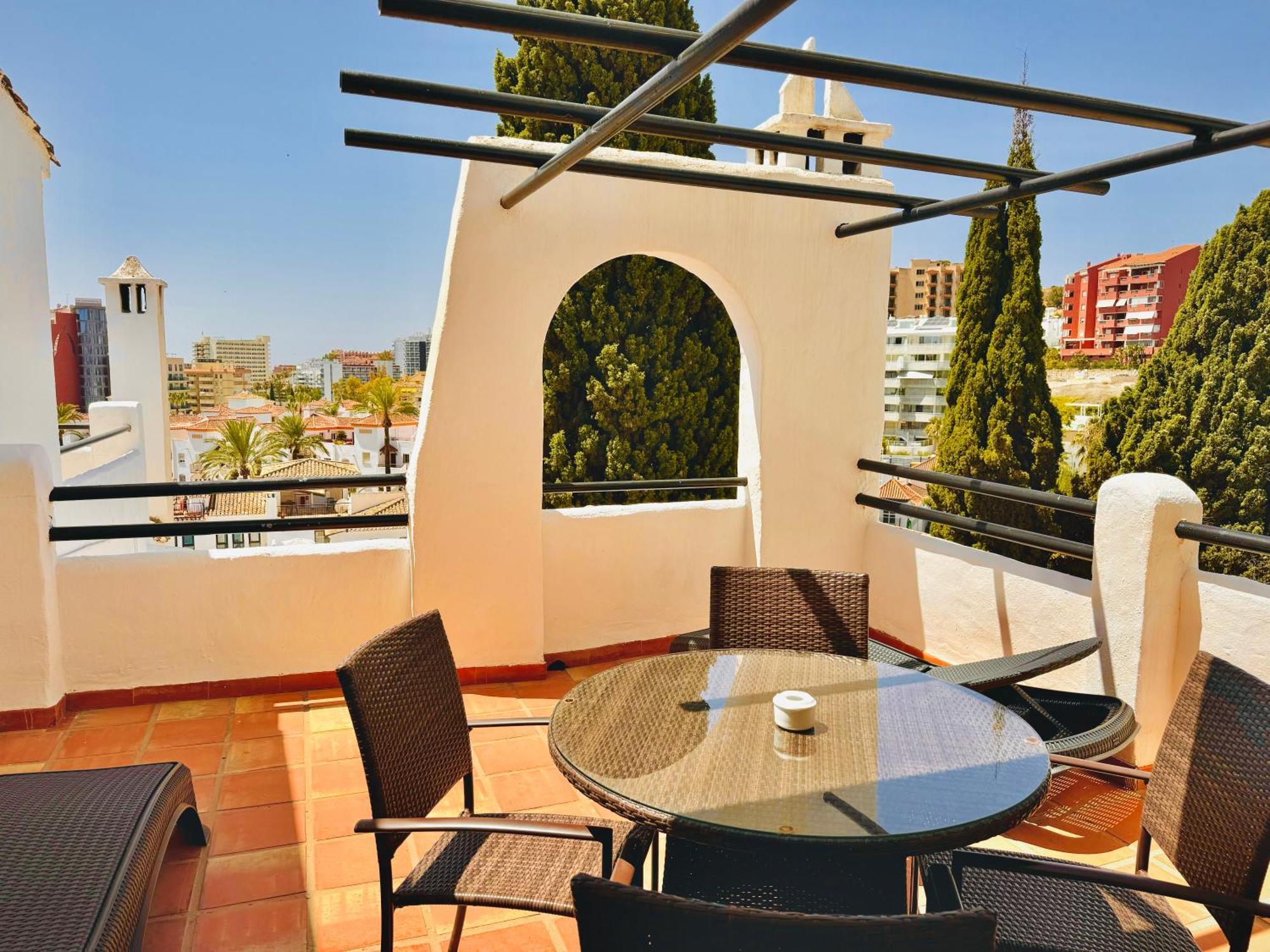 Pueblo Evita Premium Suites Беналмадена Екстериор снимка