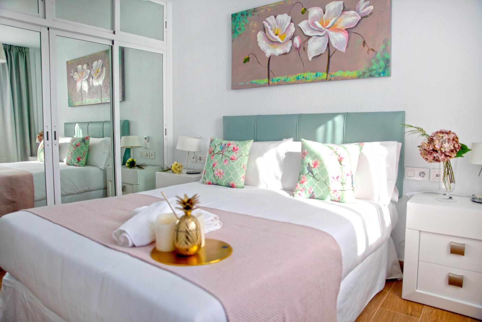 Pueblo Evita Premium Suites Беналмадена Екстериор снимка