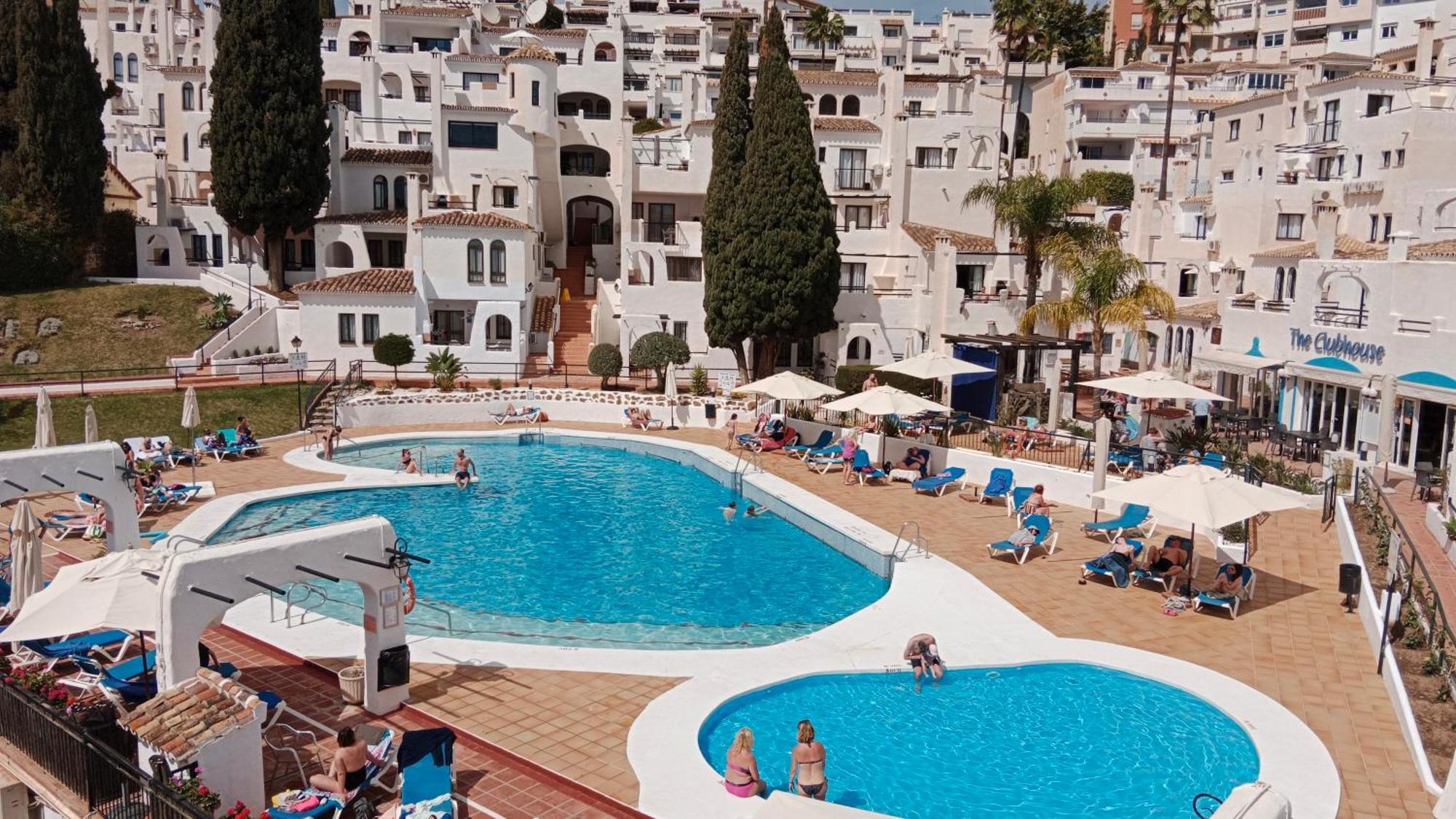 Pueblo Evita Premium Suites Беналмадена Екстериор снимка